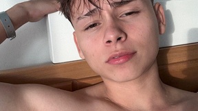 Live Snapshot of hot-sweetboy hot-sweetboy