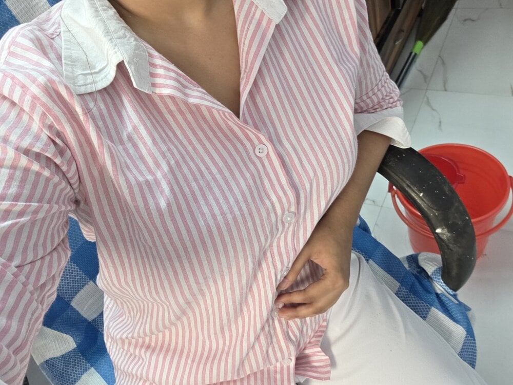 hotty-nisha Chatroom