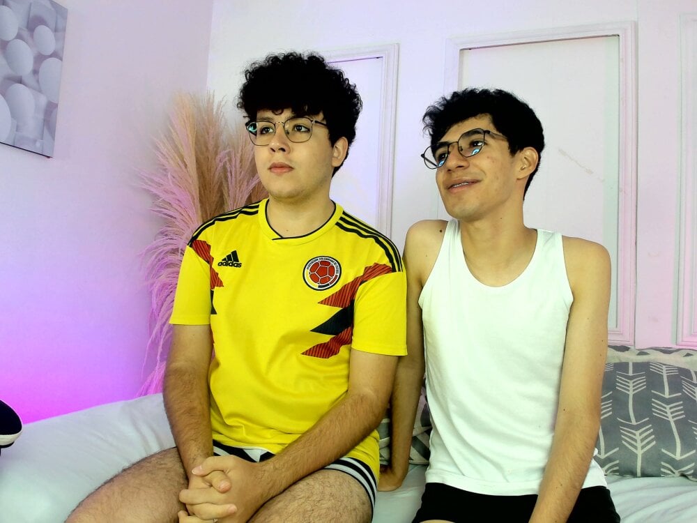 ian_and_austin Chatroom