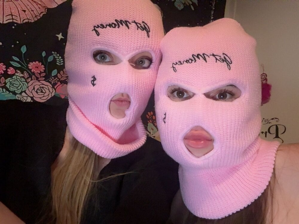 innocentgirlys Chatroom