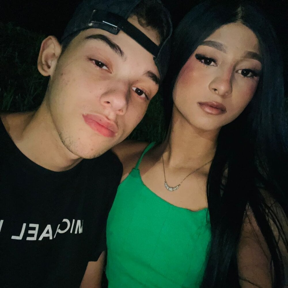 isaa_and_juanjo Chatroom