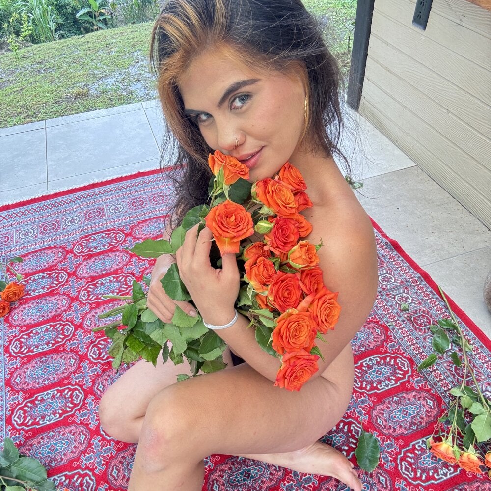 itselladoll Chatroom