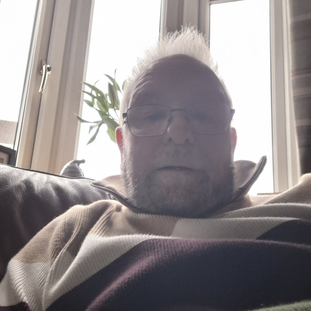 justenjoyingurcompany Chatroom