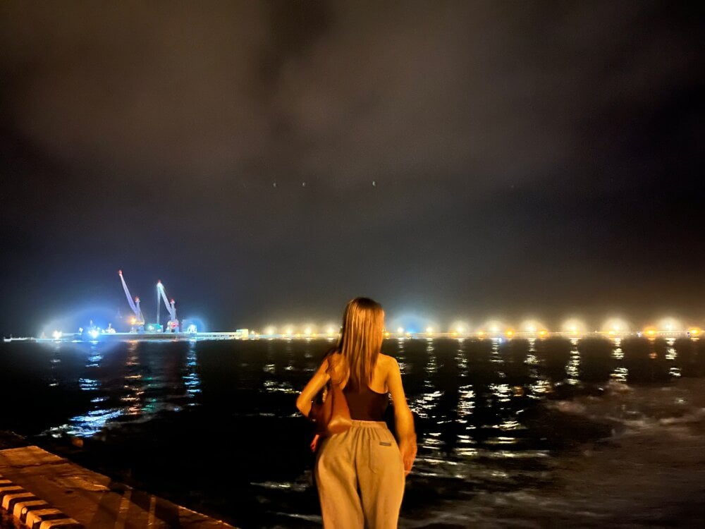 kelsythra_Velour Chatroom