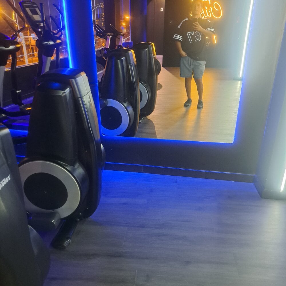latinbigcock1_ Chatroom