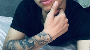 leo-hot19