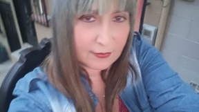 linda-mature