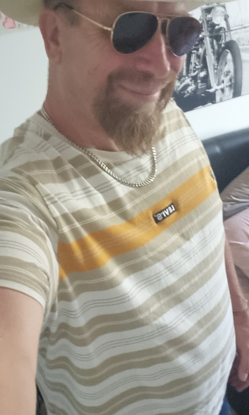 loudandproud Chatroom