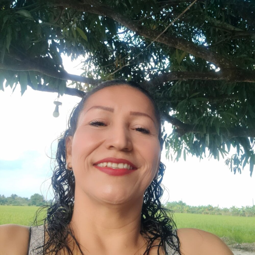 lucia_ann Chatroom