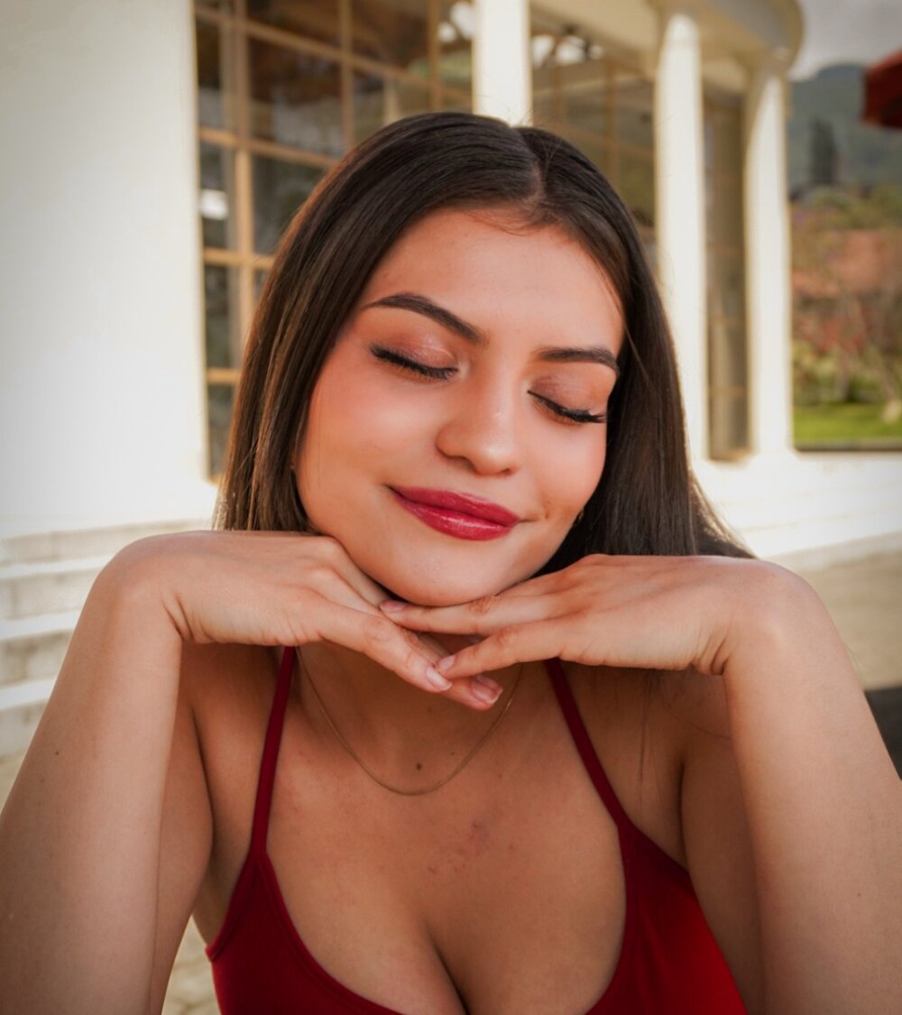 maddie_ross_ Chatroom