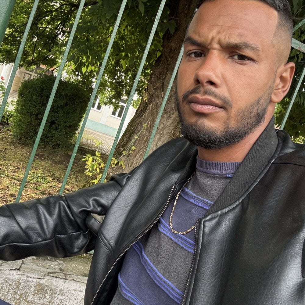 mate_lakatos Chatroom