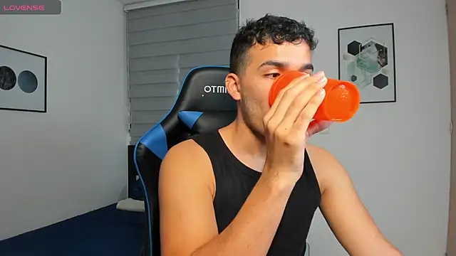 mateoleonee Chatroom