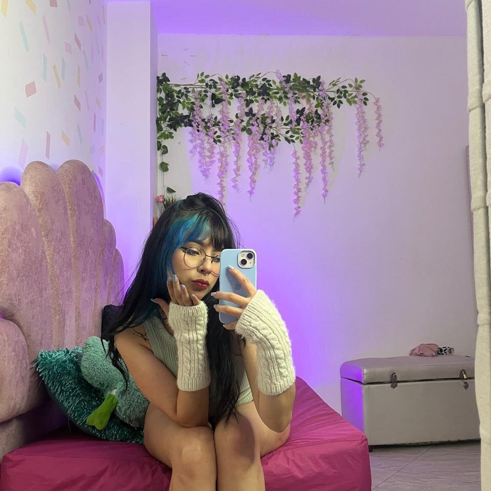mavimist__ Chatroom