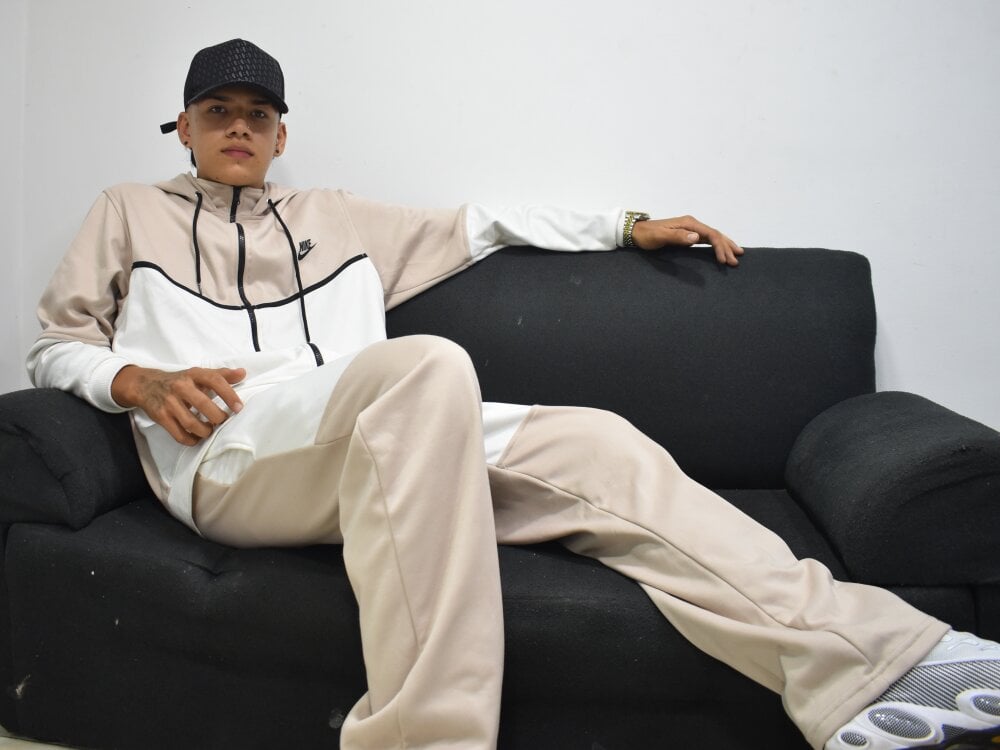maxthomson_boy Chatroom