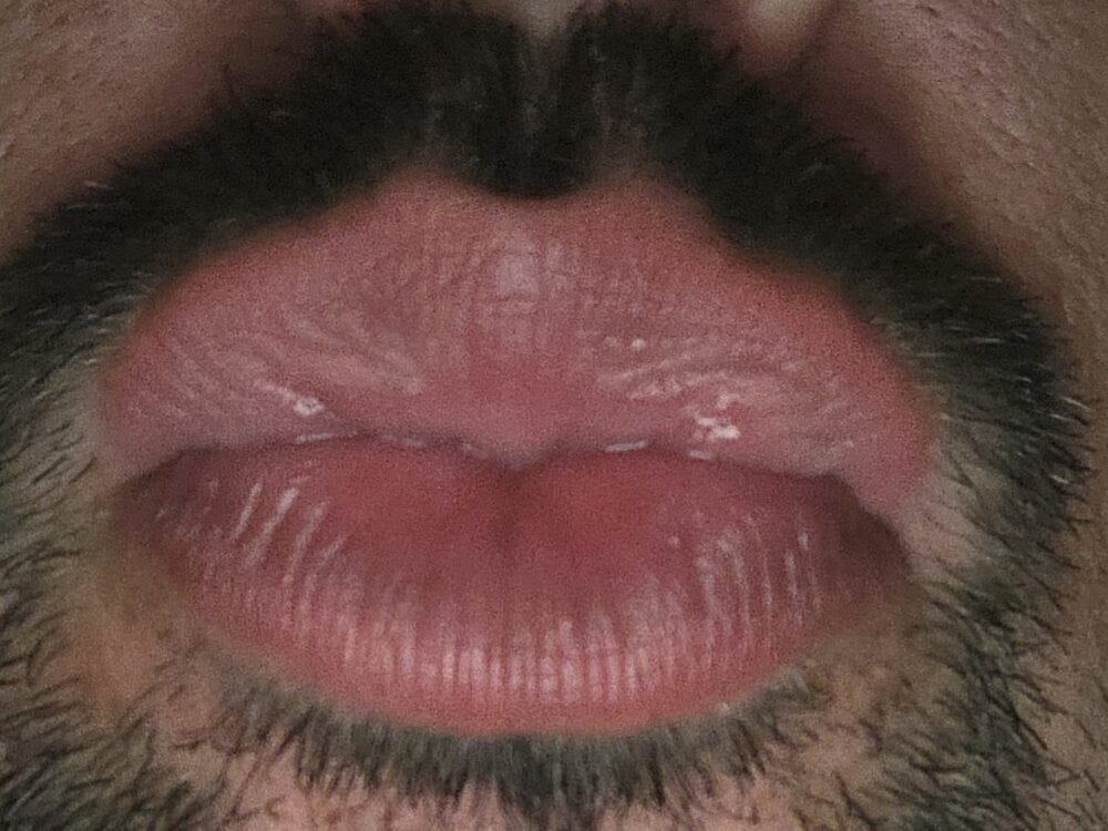 me2youYou2me Chatroom