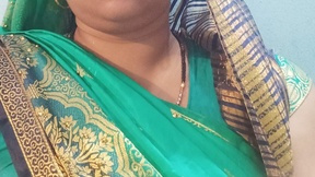 Live Snapshot of meenahotdarling meenahotdarling
