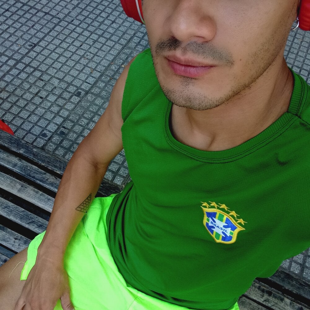 meninocaramelo Chatroom