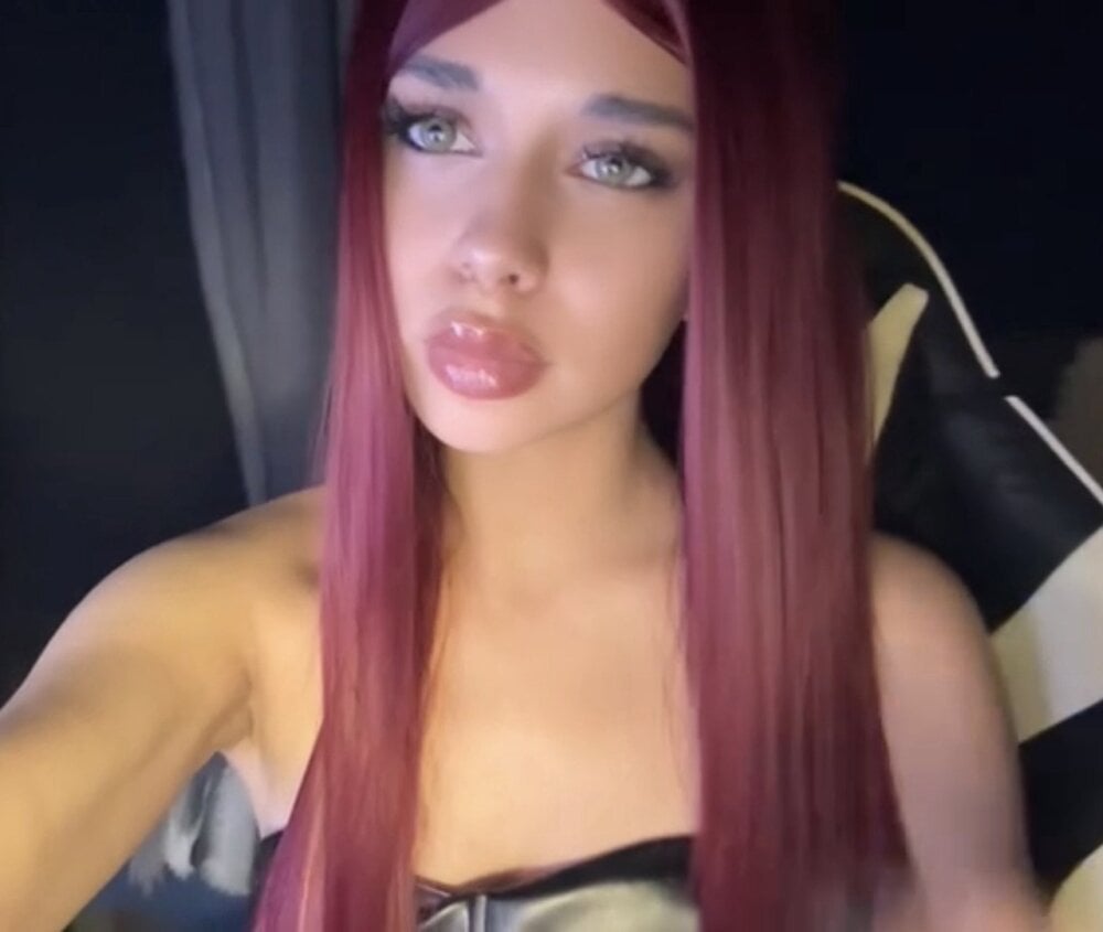 mezzalunaaa Chatroom