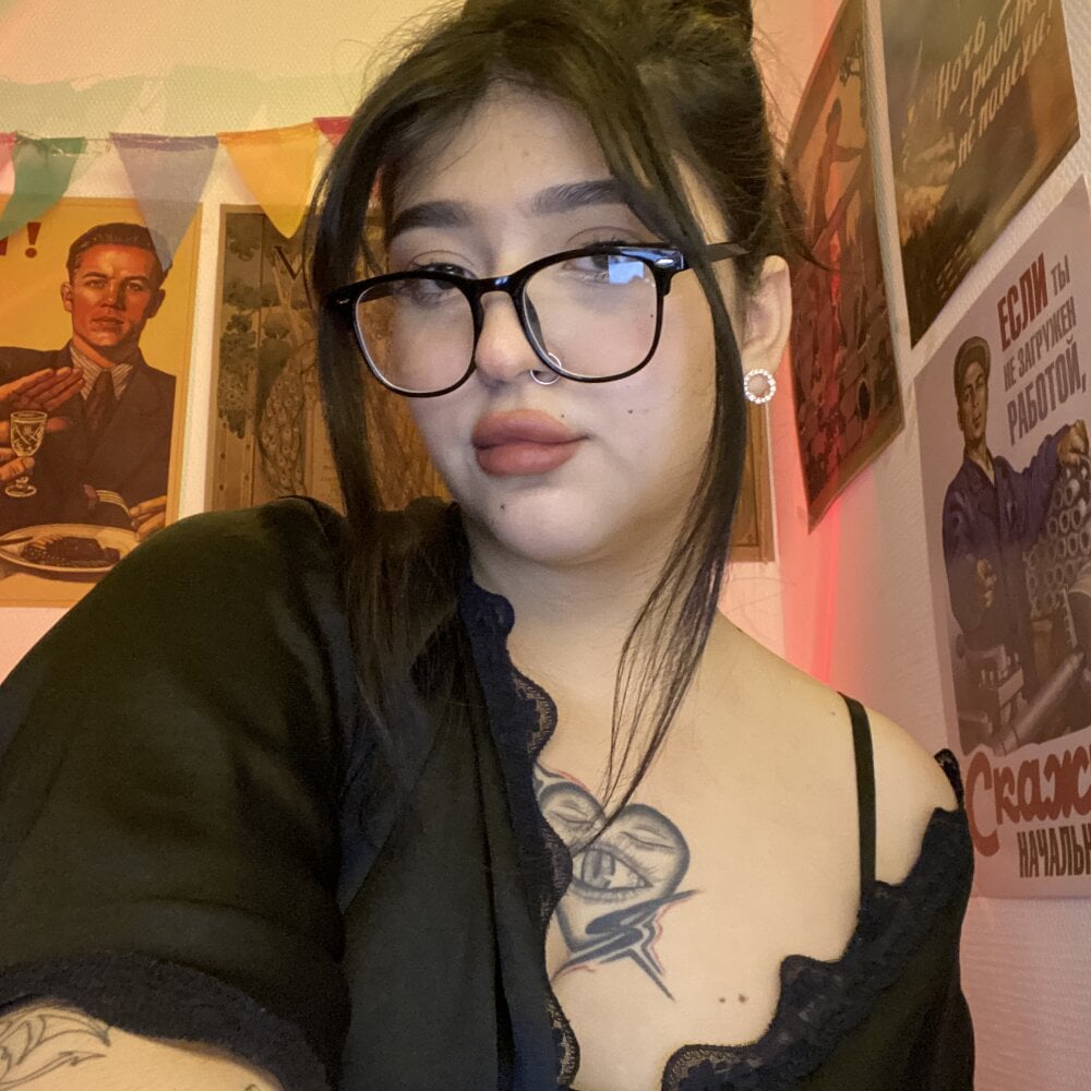 mia-maliha Chatroom