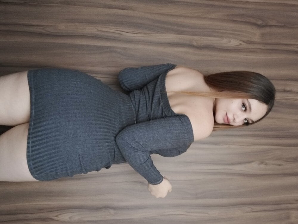 mia_evanss26 Chatroom