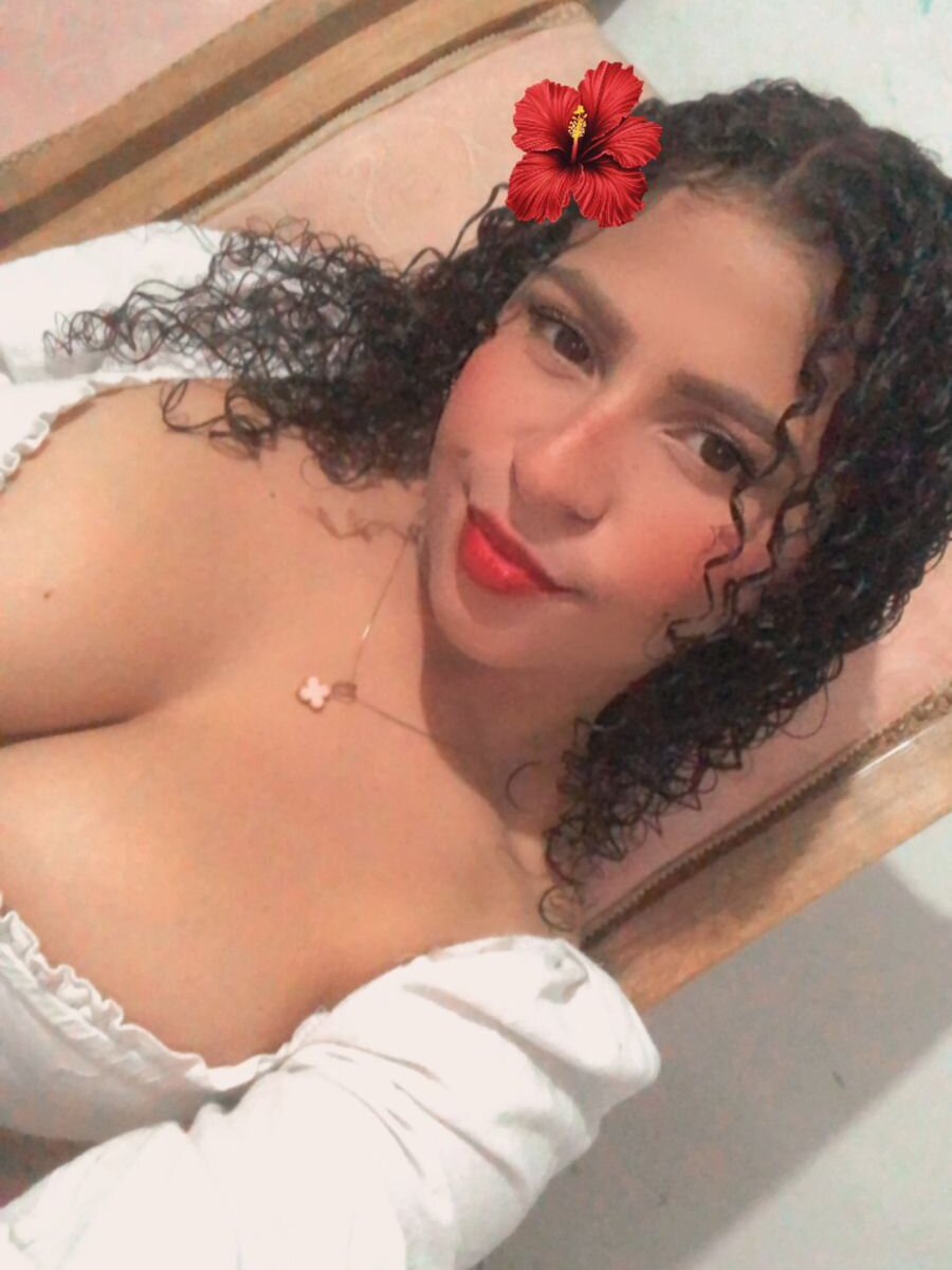 miacarterr_ Chatroom