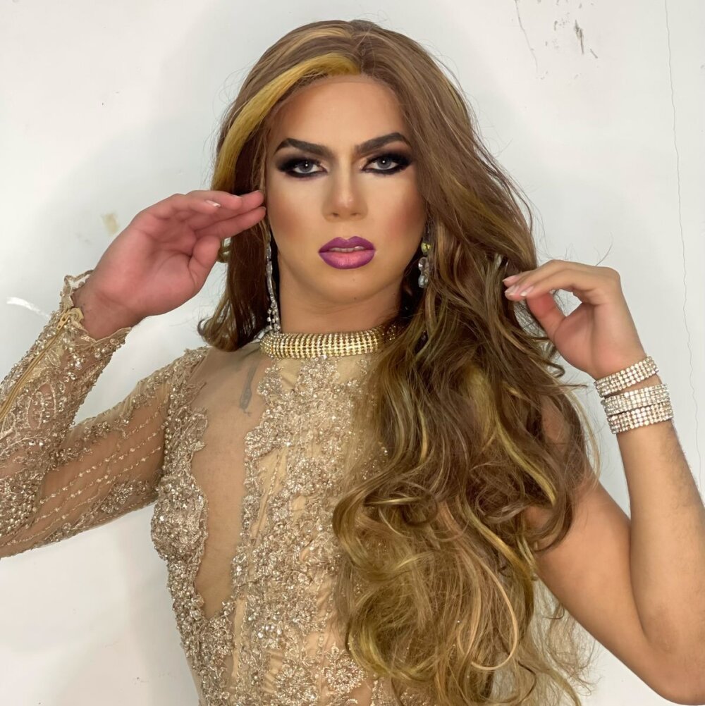 miss_adriana43 Chatroom