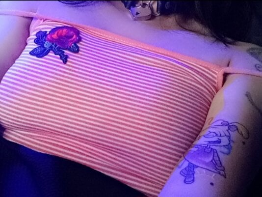 mmmminaDarling Chatroom