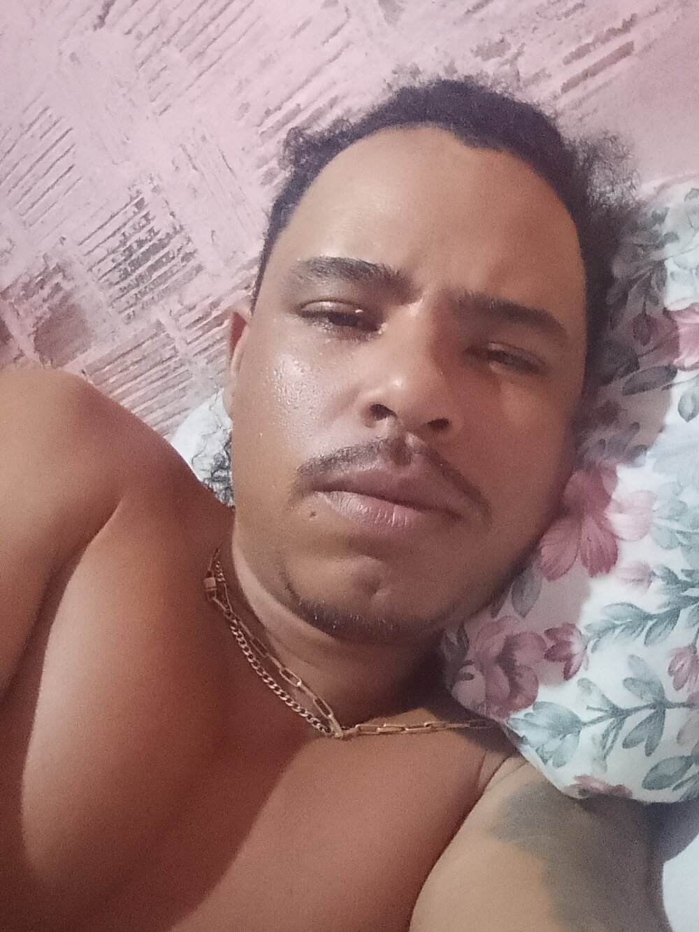 morenoosafado18cm Chatroom