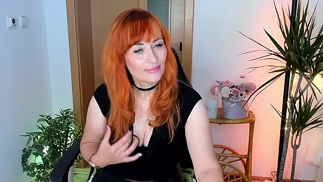 naughtymilane Chatroom