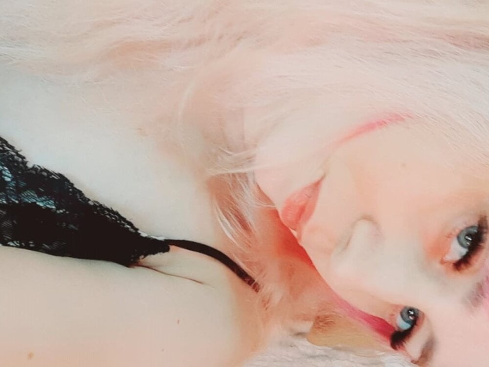 nicolette69w Chatroom