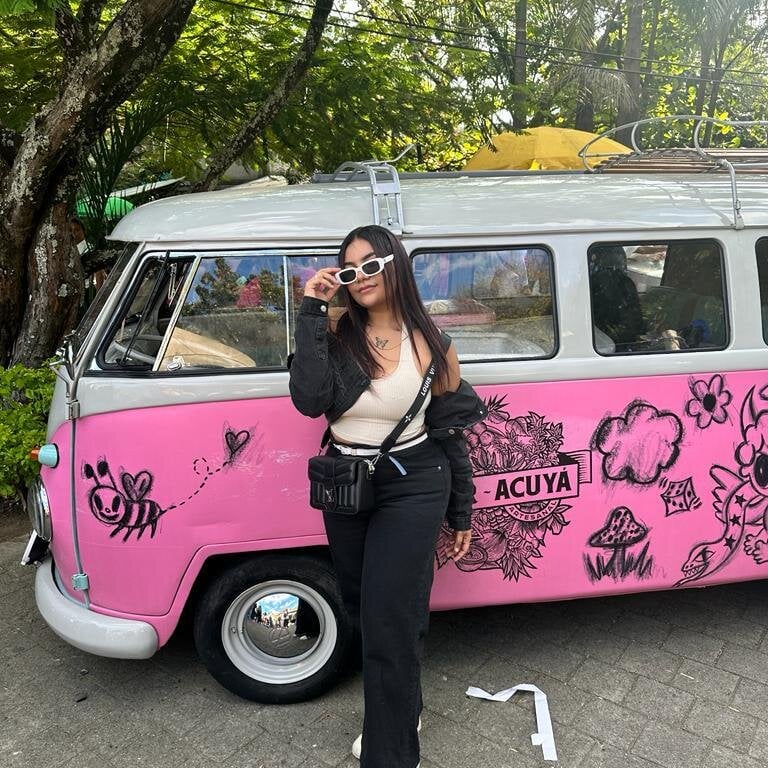 nina_deluxe_ Chatroom