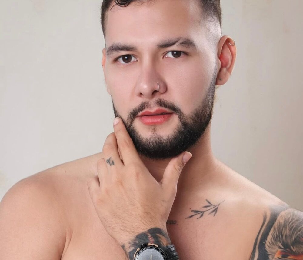 noah_corvelle Chatroom