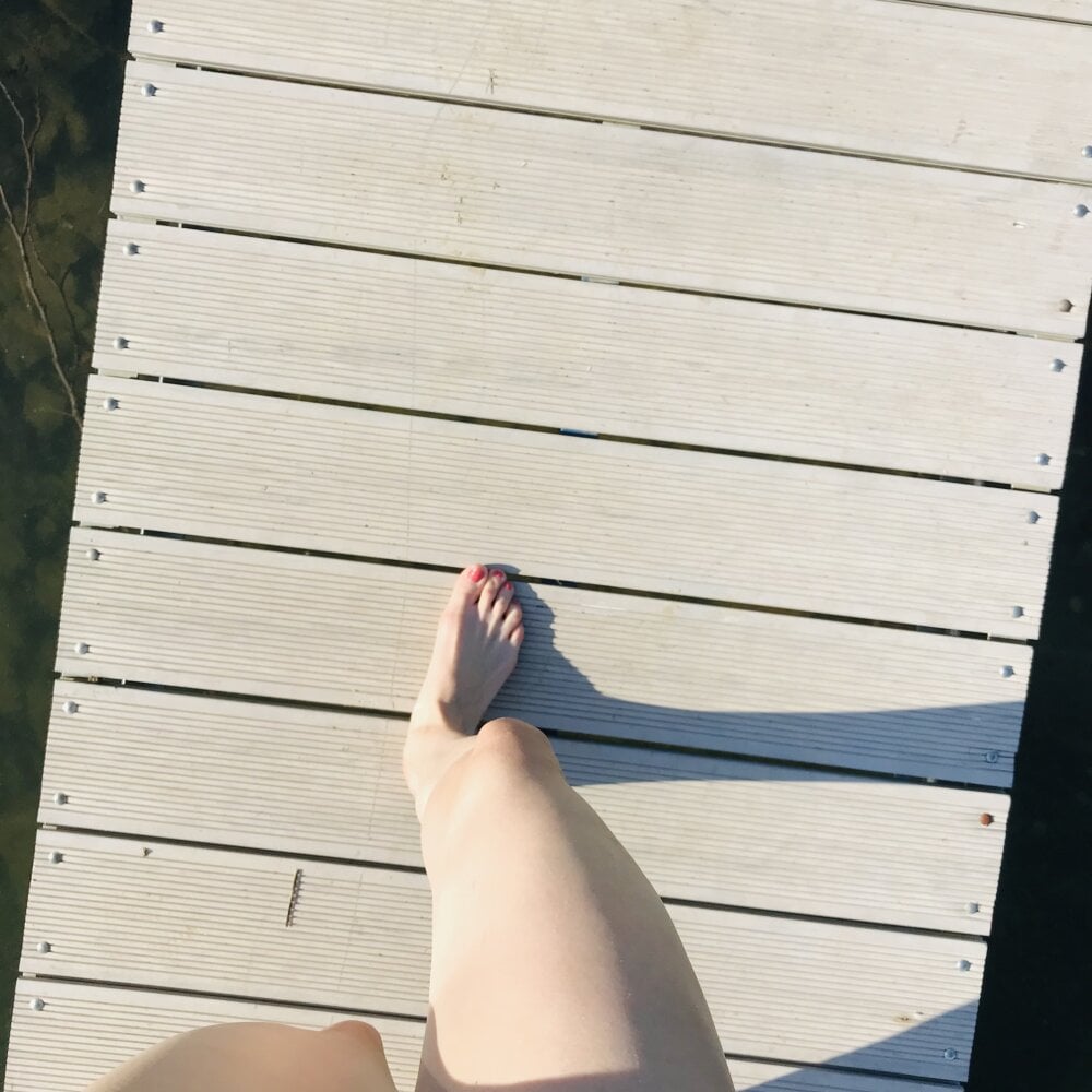 pleasedontpressaredburton Chatroom