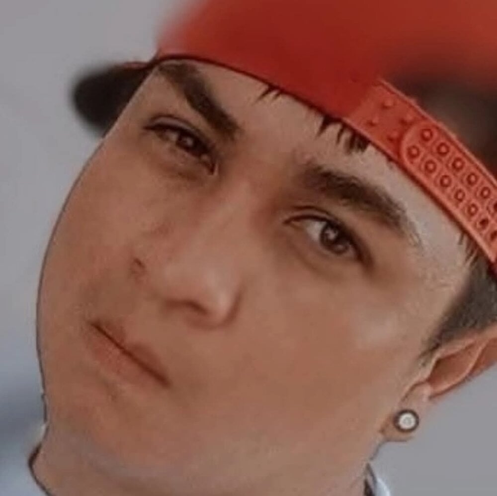 qCurt1Reedl Chatroom