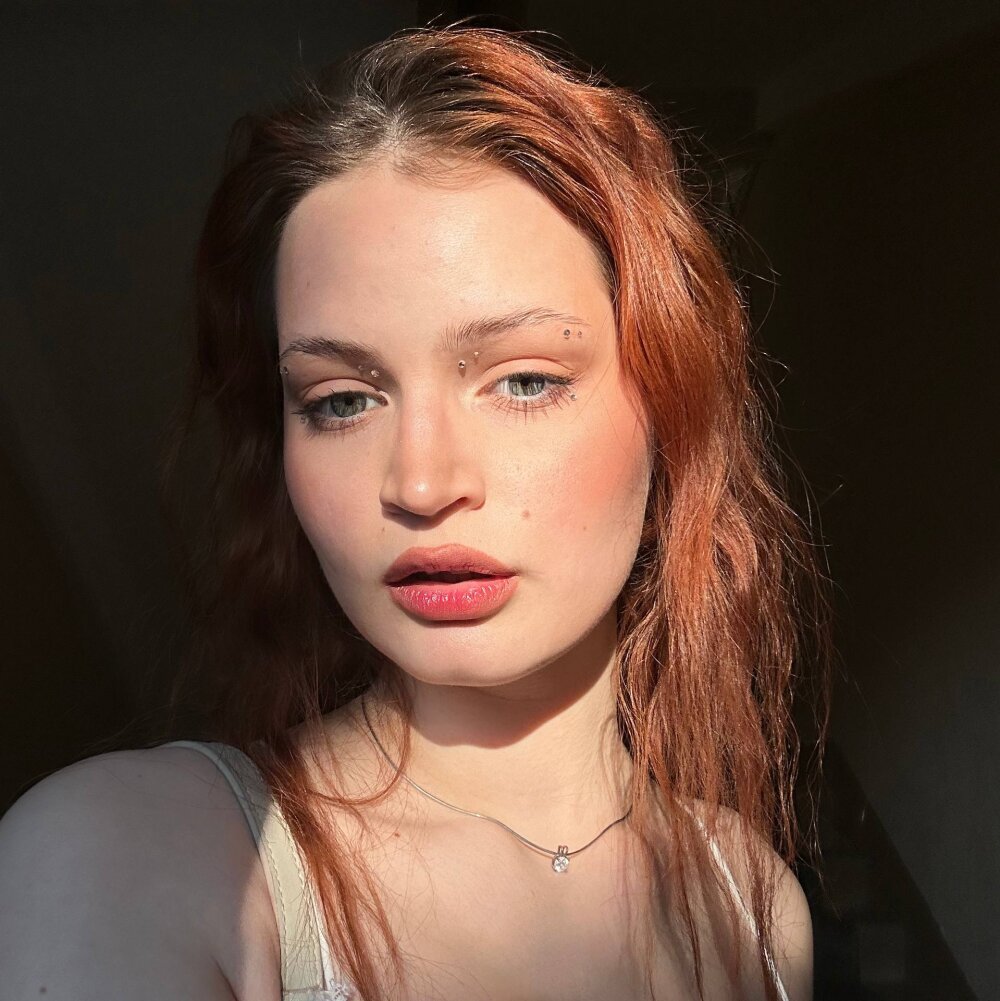 queeneelina Chatroom