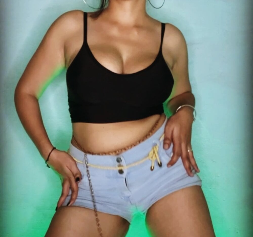 radhika2 Chatroom