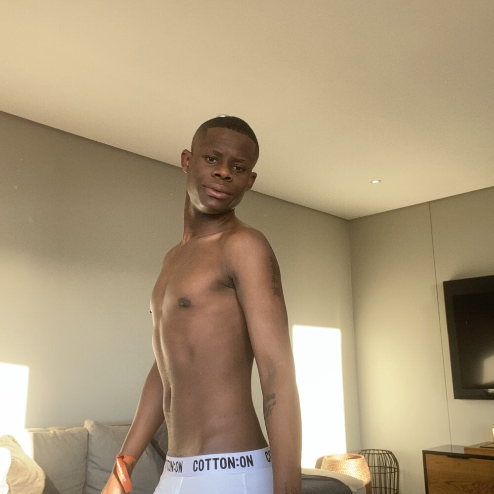 roro_thehoe Chatroom