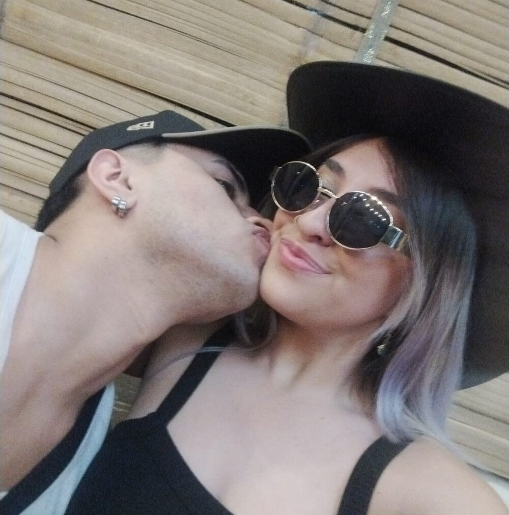 sara_and_jhon Chatroom