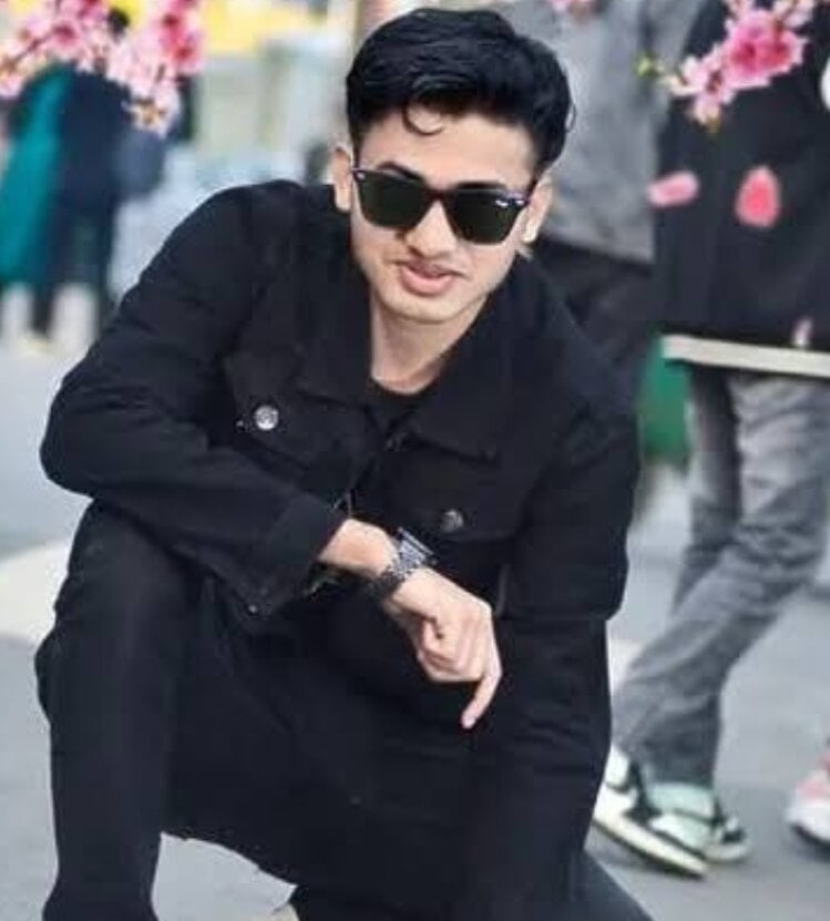 sexy_boy_hot_lund Chatroom