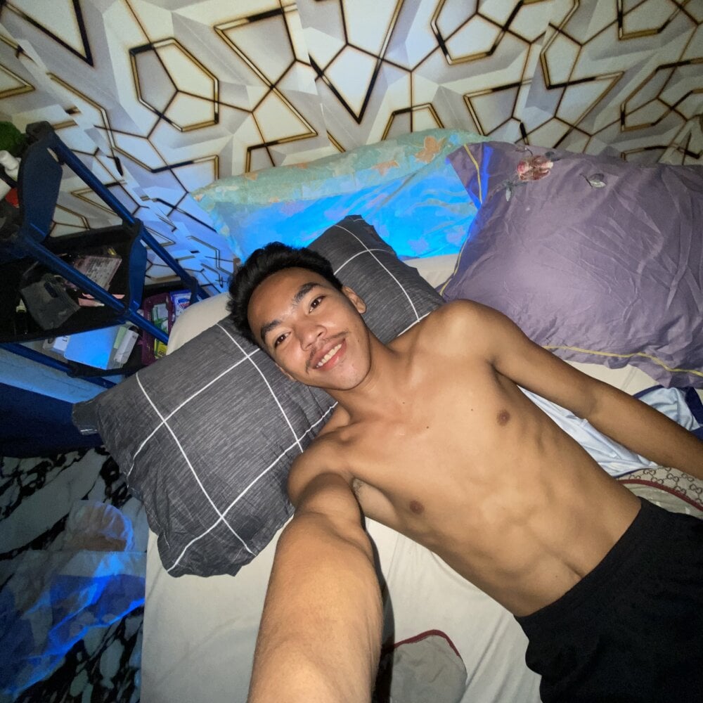 slimraz02 Chatroom