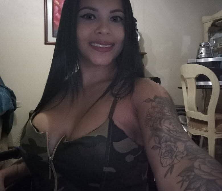 small_naughty_kris Chatroom