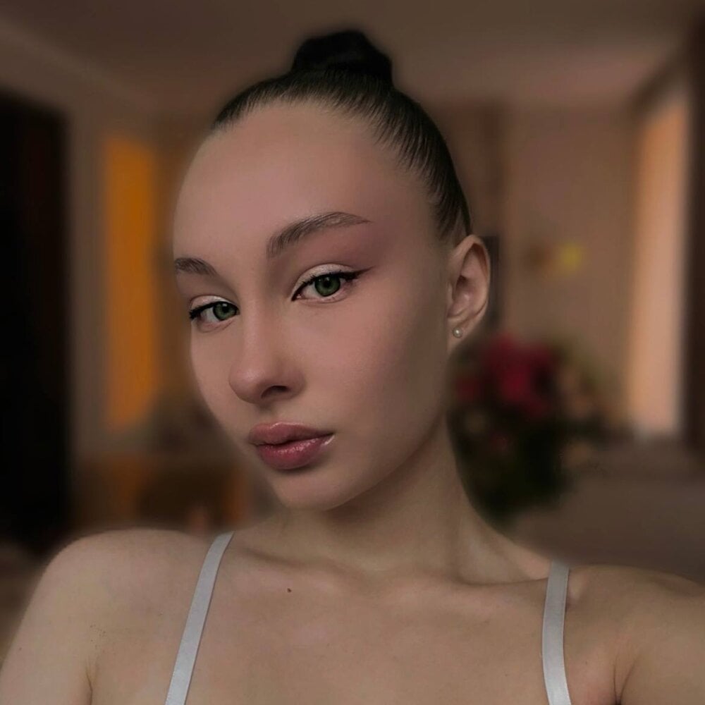 smallbutnotvery Chatroom