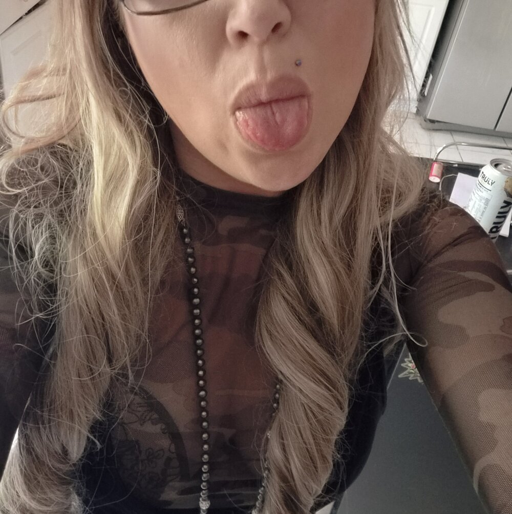 snowbunnywhore Chatroom