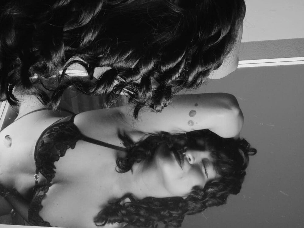 sofitabares_ Chatroom