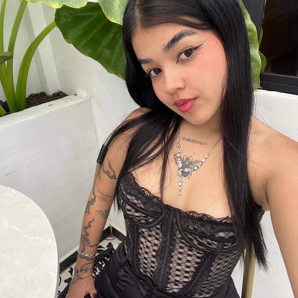 susie_thomsonn Chatroom