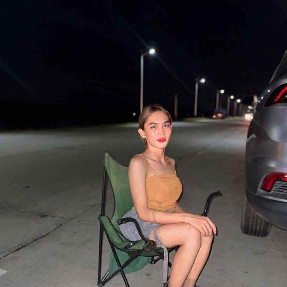 sweetfuckerbaby18 Chatroom