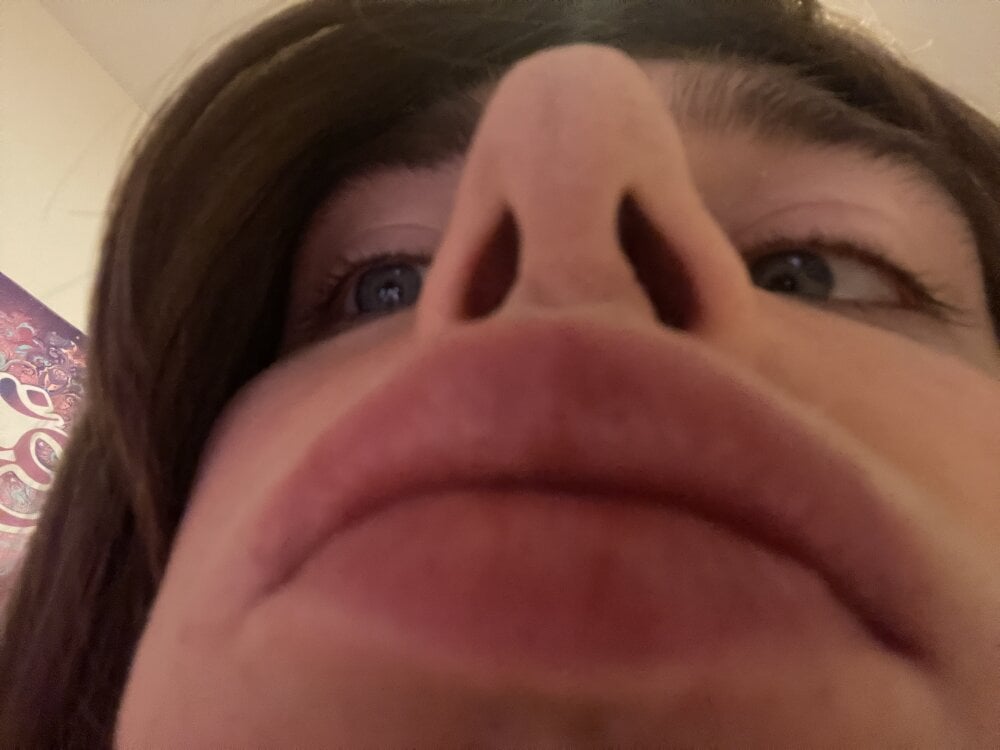 tasty_stranger_aishe Chatroom