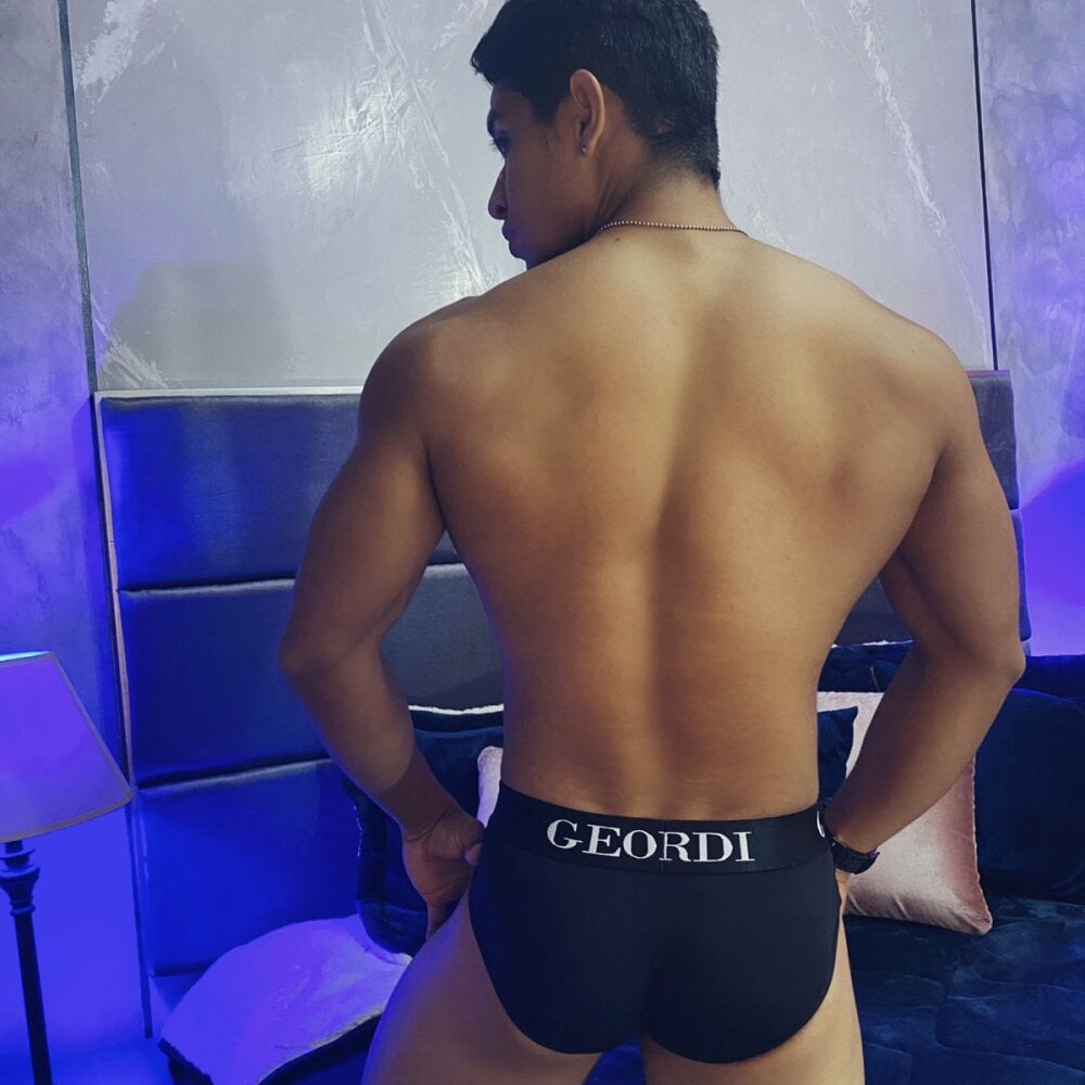 tayler_luke Chatroom