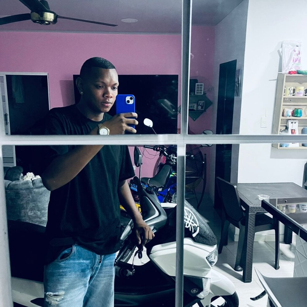 the_hot_boy0 Chatroom