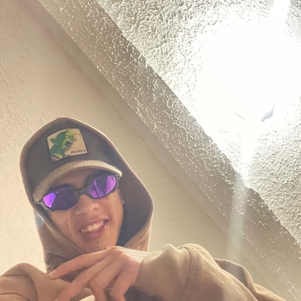 tommy_bigcock19_ Chatroom